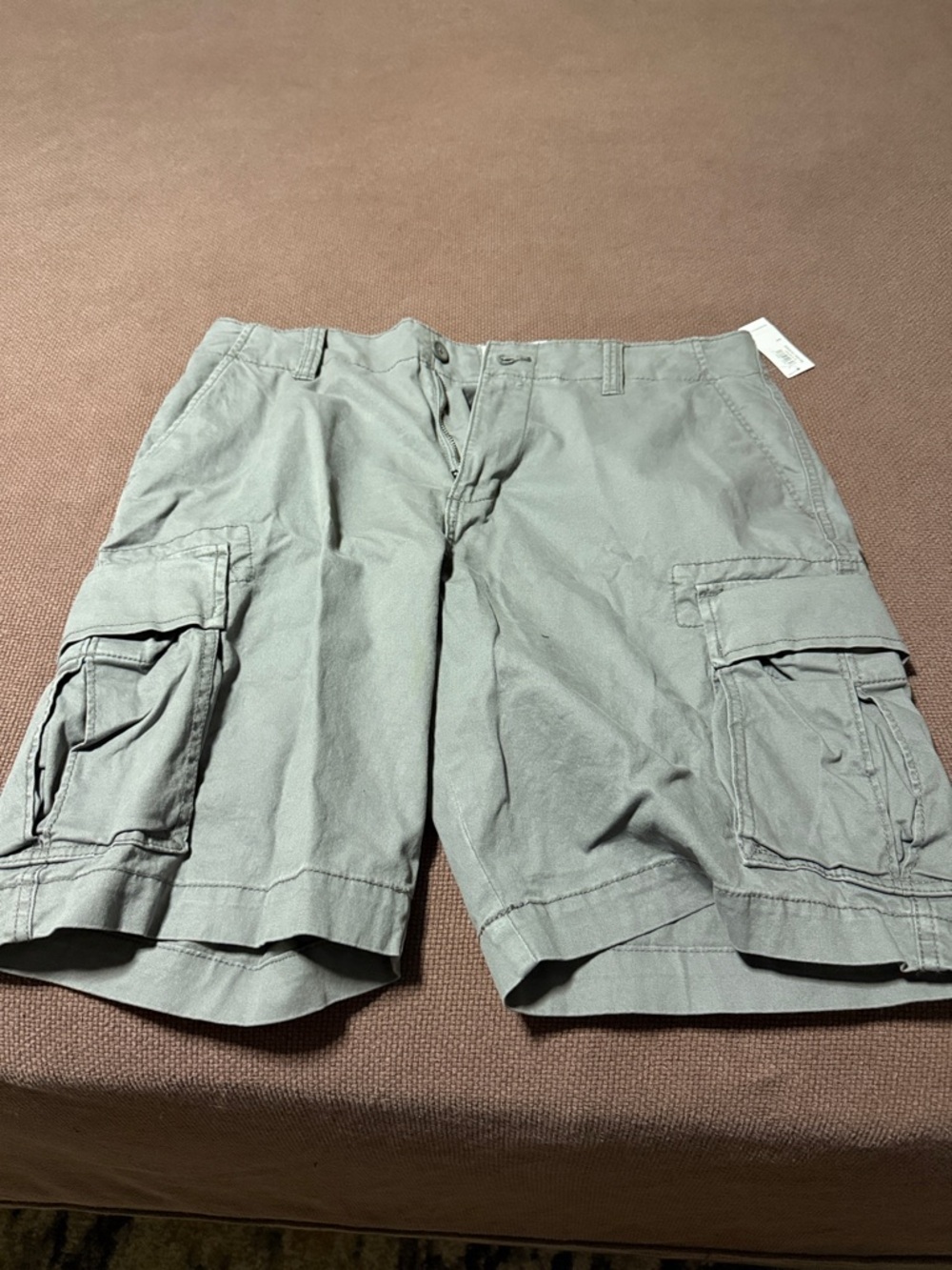 Old Navy Men's Cargo Shorts in Olive Green